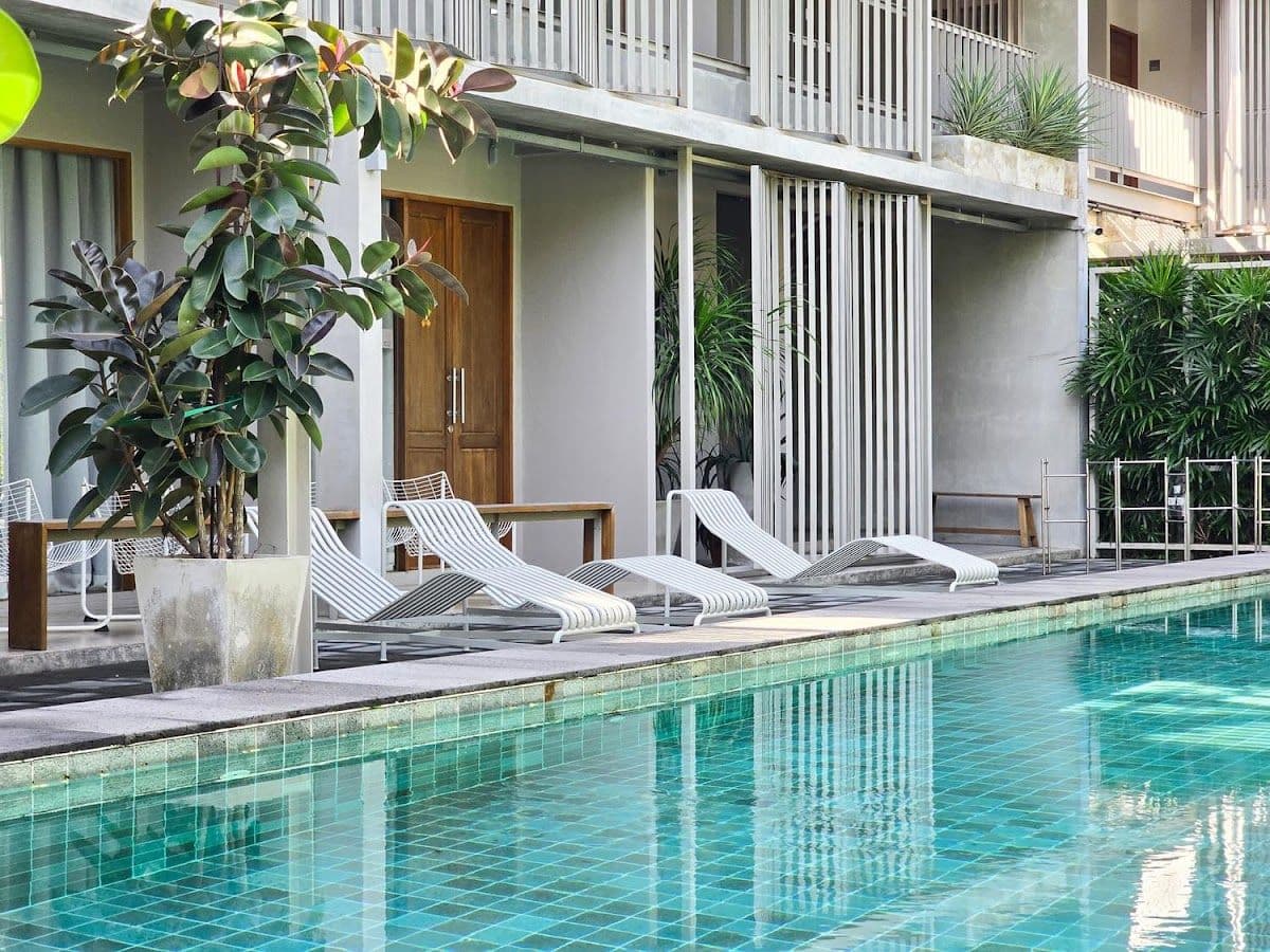 SUNKISS pool.bed.cafe gallery 7