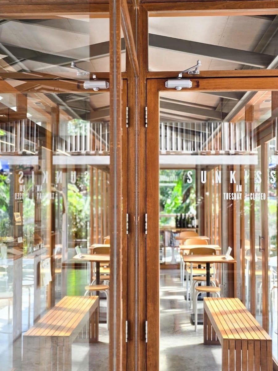 SUNKISS pool.bed.cafe image 2
