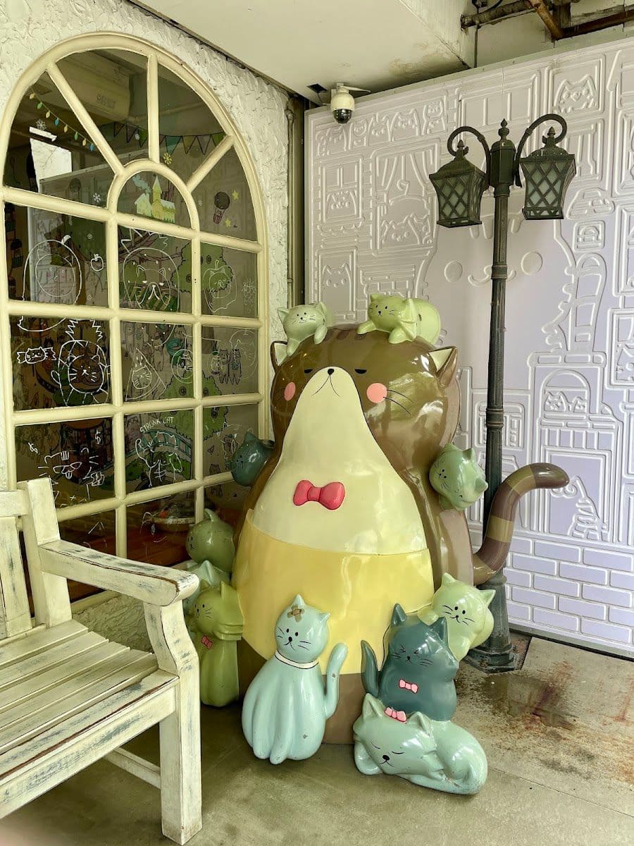 Caturday Cat Cafe