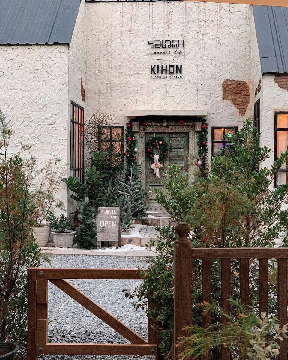 Rawvaela cafe
