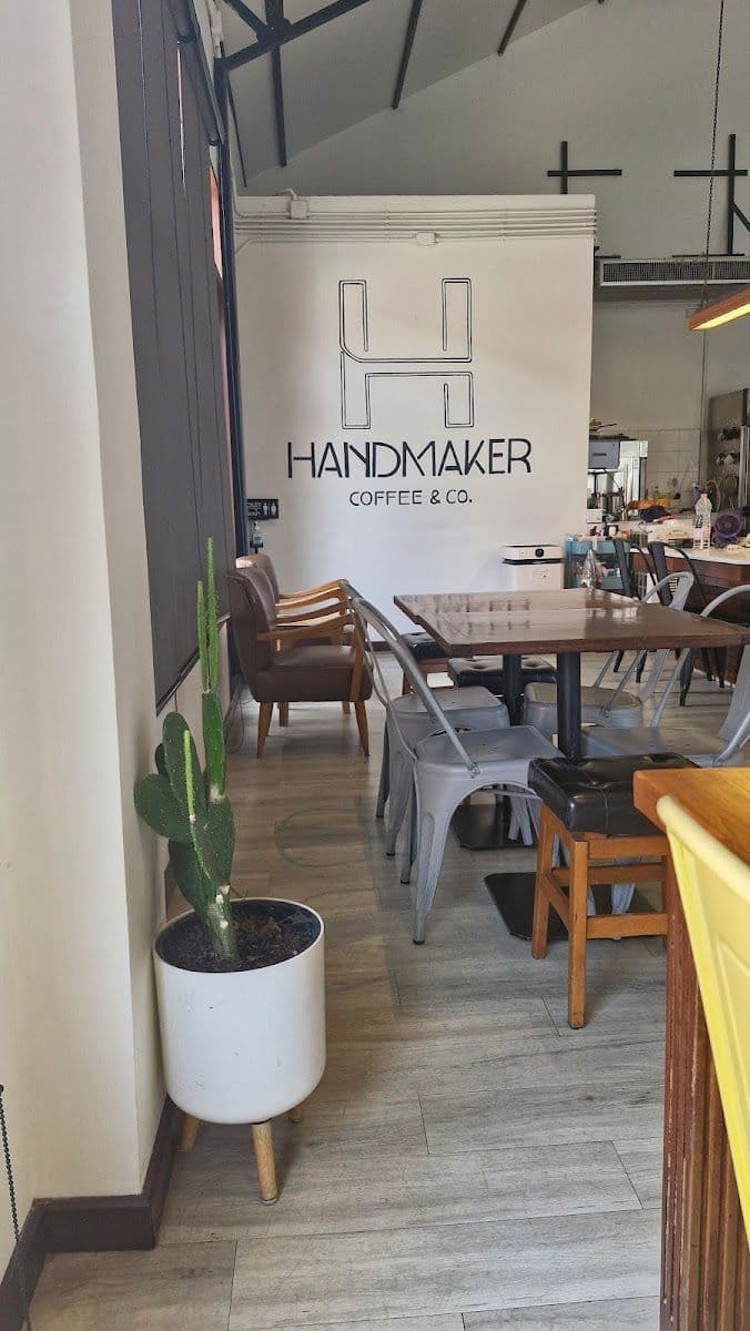 Handmaker Coffee & Co. gallery 5