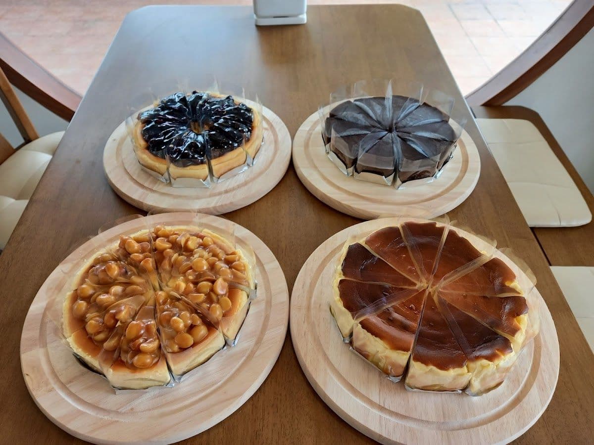 Jeji Cafe' & Dessert Shop image 2